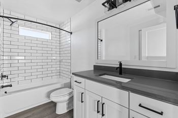 Porcelain bath surround